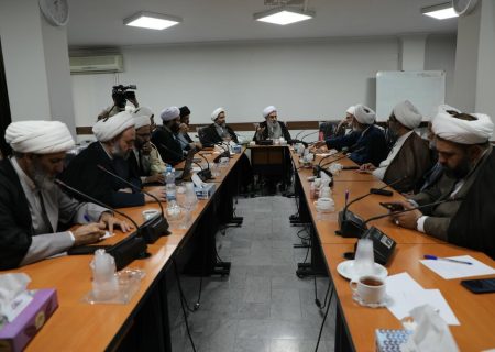 نشست معاون آموزش حوزه های علمیه با مدیران مدارس علمیه سطح یک قم