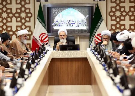 حوزه علمیه قلب رویارویی تمدنی با حرکت‌های استکباری دنیا است