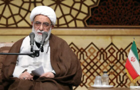 اساتید حوزه، تحول در تدریس فقه استدلالی را بررسی کنند. 