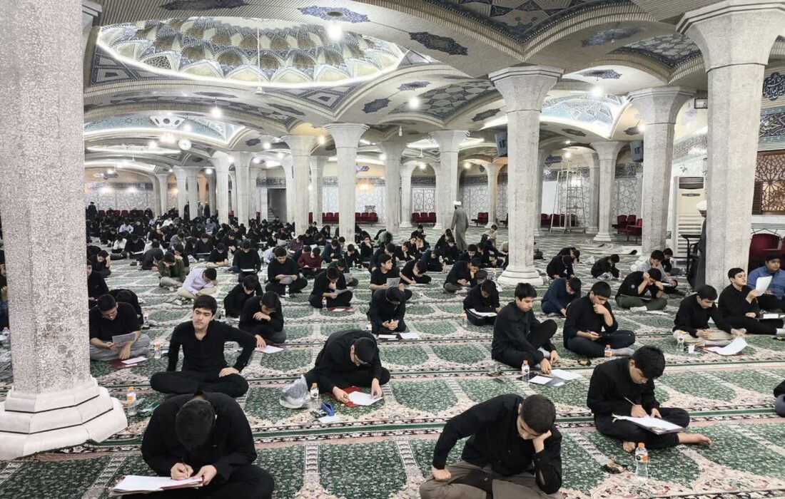 رقابت داوطلبان سربازی امام زمان(عج) در آزمون ورودی حوزه علمیه قم