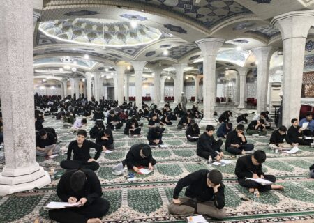 رقابت داوطلبان سربازی امام زمان(عج) در آزمون ورودی حوزه علمیه قم 